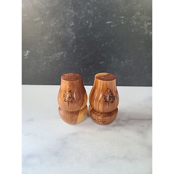 Vernon Texas Souvenir Wooden Salt and Pepper Shakers, Vintage - Picture 1 of 10